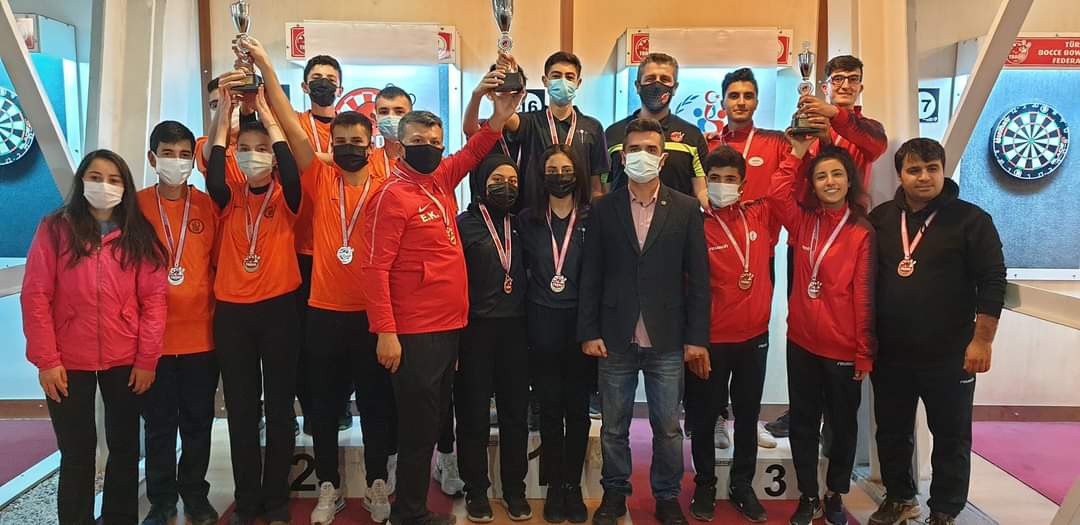 Dart'ta Antalya Spor Lisesi Şampiyon Oldu